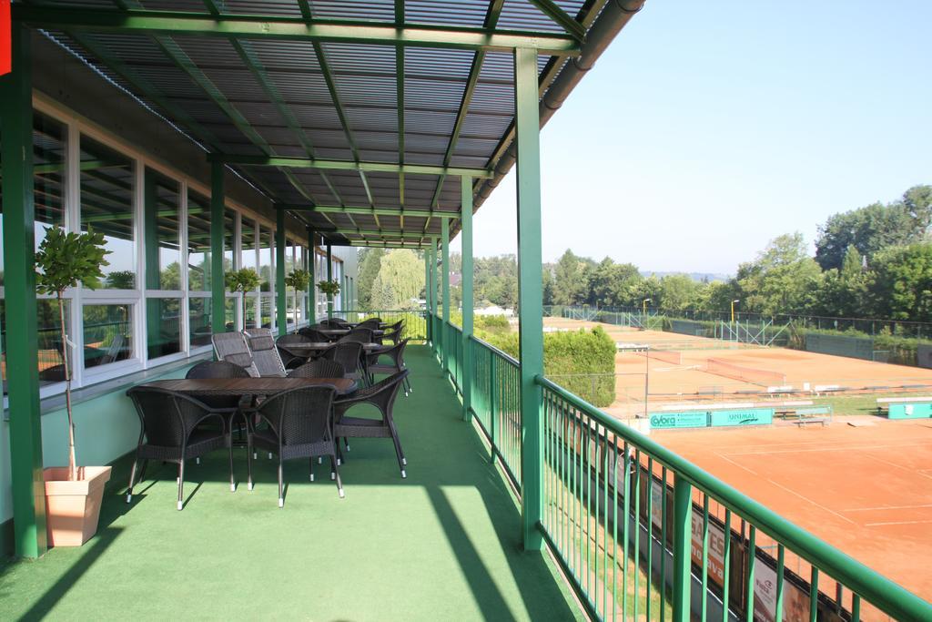 Penzion Tenis Klub Deza Valašské Meziříčí Exteriör bild